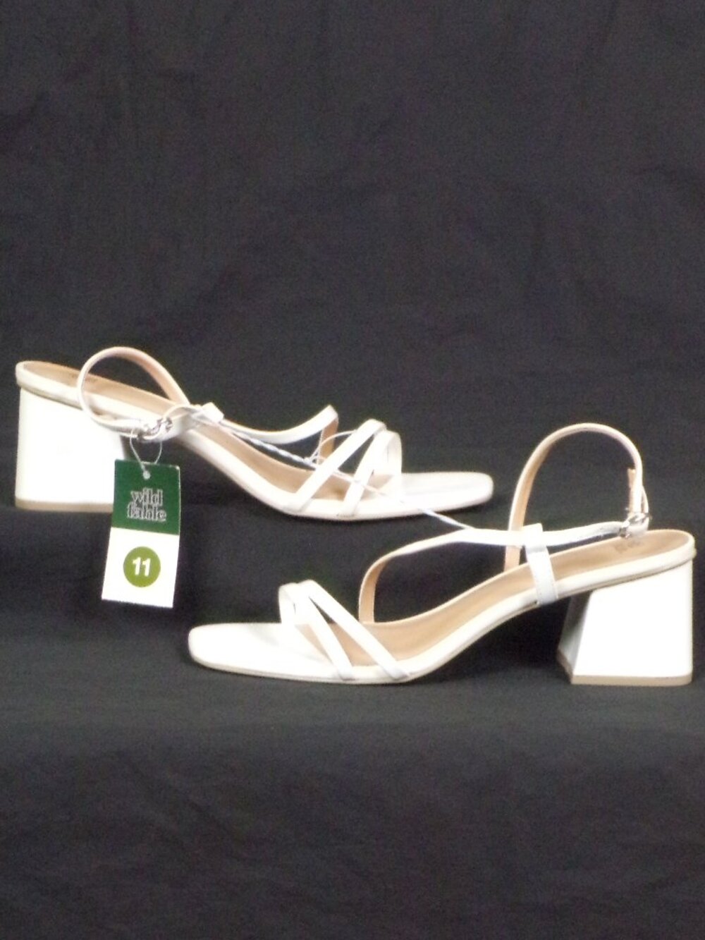 WILD FABLE size 11 white faux-patent-leather high-heel block-heel sandals